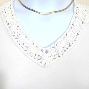 Tshirt short sleeve floral collar  stretch 85% Cotton blend cold shoulder Small